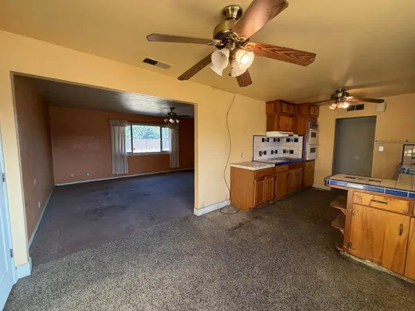 3478 W Mckinley AVE, Fresno, CA 93722