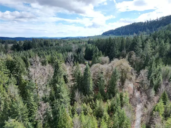 12274 Ivey Rd, Ladysmith, BC V9G 1M3