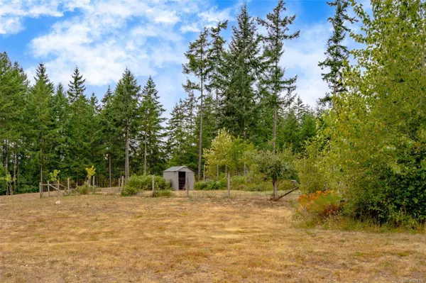 5886 Kapoor Rd, Duncan, BC V9L 6H6