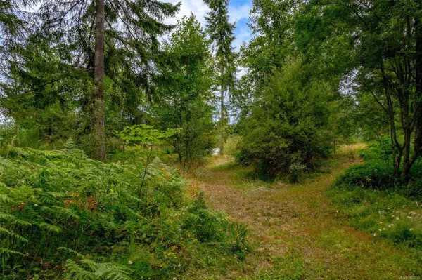 5886 Kapoor Rd, Duncan, BC V9L 6H6