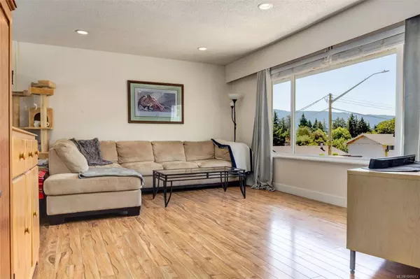 462 Diamond Blvd, Nanaimo, BC V9T 2X5