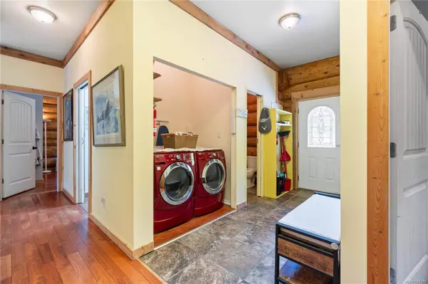 1813 Rugg Rd, Nanaimo, BC V9X 1N1