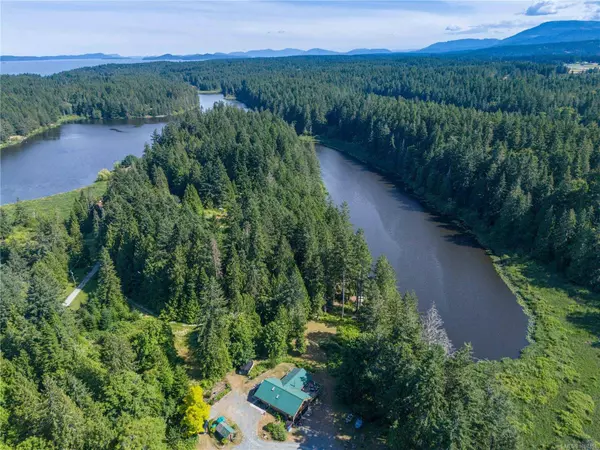 1813 Rugg Rd, Nanaimo, BC V9X 1N1