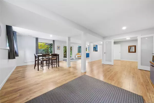 510 Voutrait Rd, Mill Bay, BC V0R 2P3