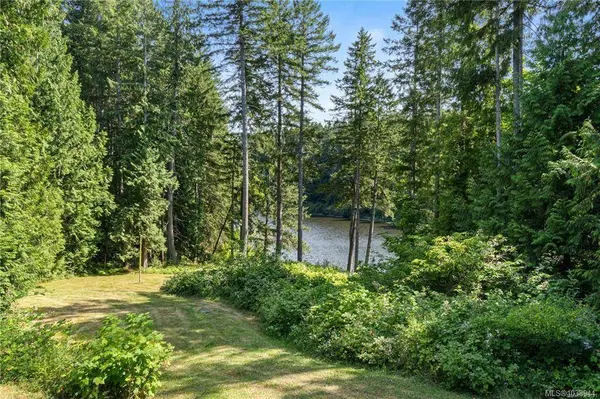 1813 Rugg Rd, Nanaimo, BC V9X 1N1