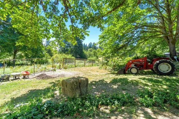 1813 Rugg Rd, Nanaimo, BC V9X 1N1