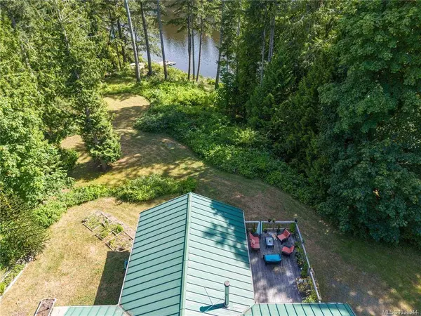 1813 Rugg Rd, Nanaimo, BC V9X 1N1