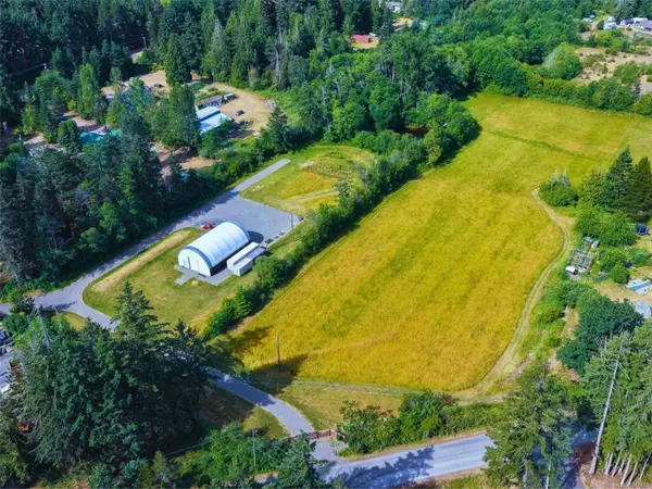 1210 Smithers Rd, Parksville, BC V2T 7Y3