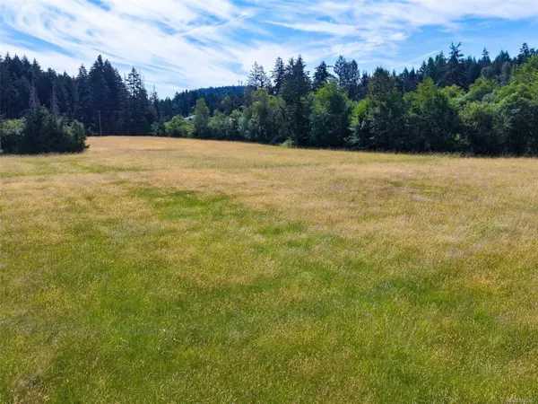 1210 Smithers Rd, Parksville, BC V2T 7Y3