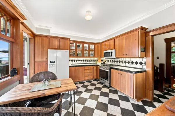 104 Forward Rd, Ladysmith, BC V9G 1S8