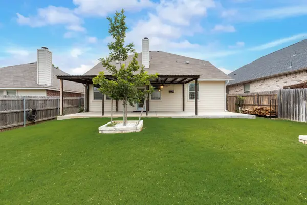 4521 Indian Paint Way, Denton, TX 76208-5881