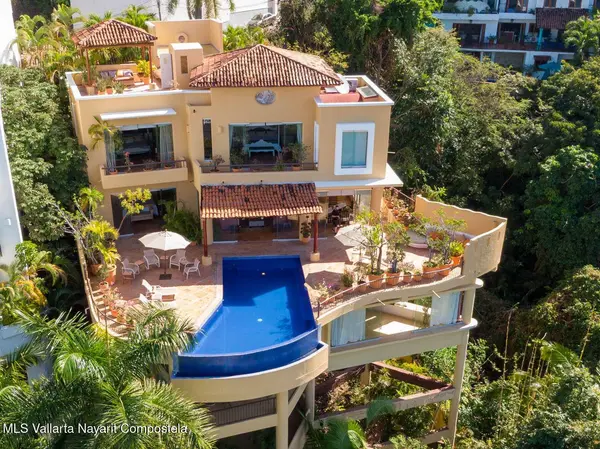 105 Paseo de las Conchas Chinas, Puerto Vallarta, JALISCO