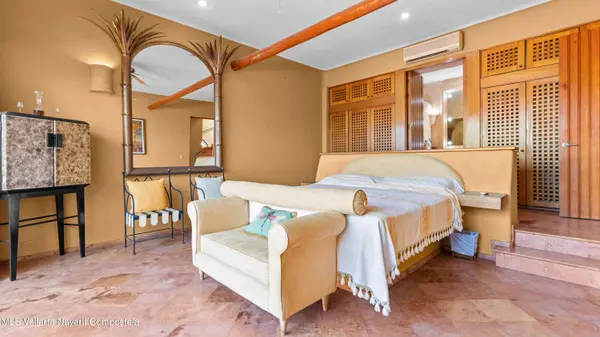105 Paseo de las Conchas Chinas, Puerto Vallarta, JALISCO