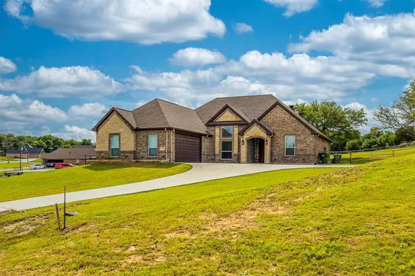 1212 Mary Ellis Drive, Springtown, TX 76082