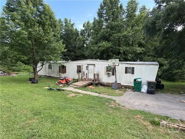 5652 Hemlock ST, Lula, GA 30554