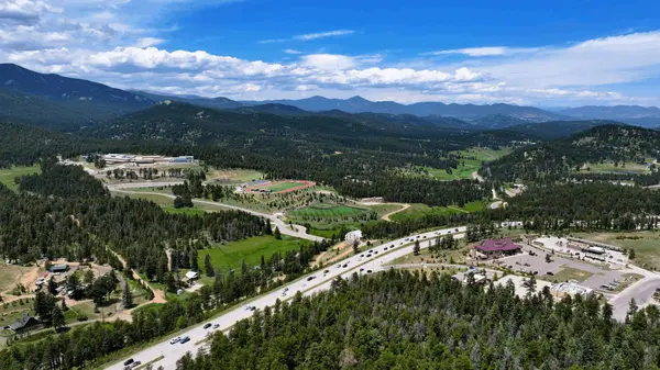 Living in the Colorado Mountains: Why Conifer is the Place to Be,Jess Munsterman