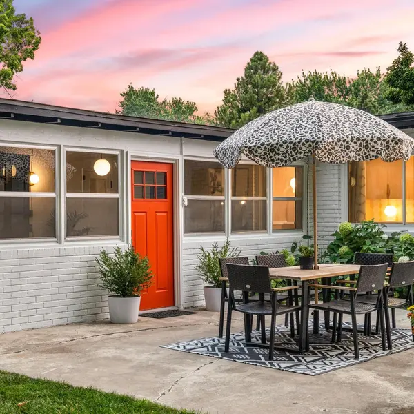 Treasure Valley home with patio at sunset - join the Guardian Group Real Estate team