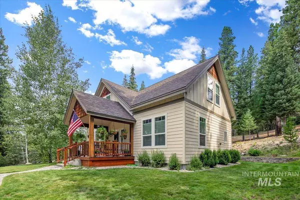 9780 Moore Dr, Cascade, ID 83611