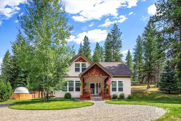 9780 Moore Dr, Cascade, ID 83611