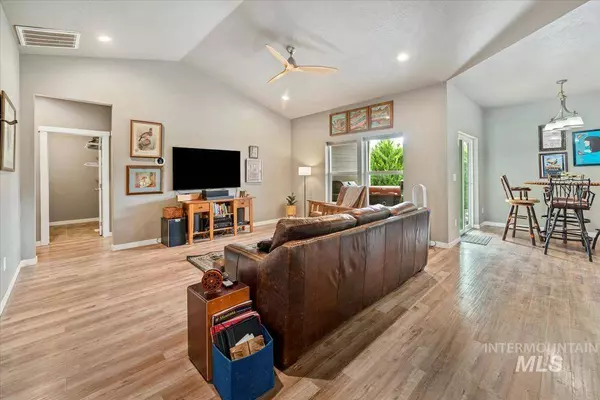 1125 Bushnell Ave, Wilder, ID 83676