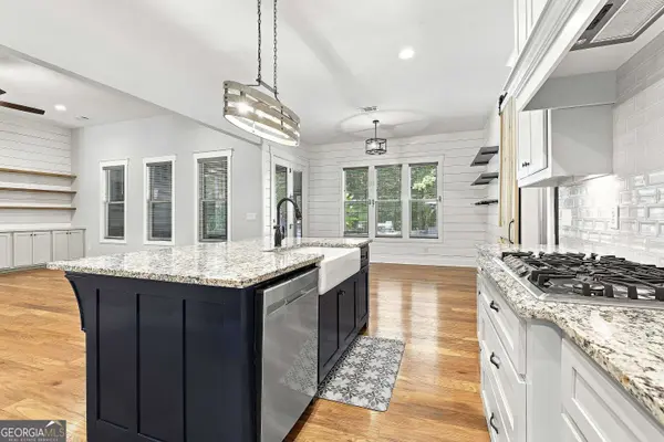 180 Lawshe Farm Drive, Senoia, GA 30276