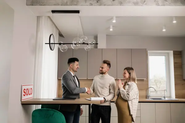 Who Pays Closing Costs in Virginia?