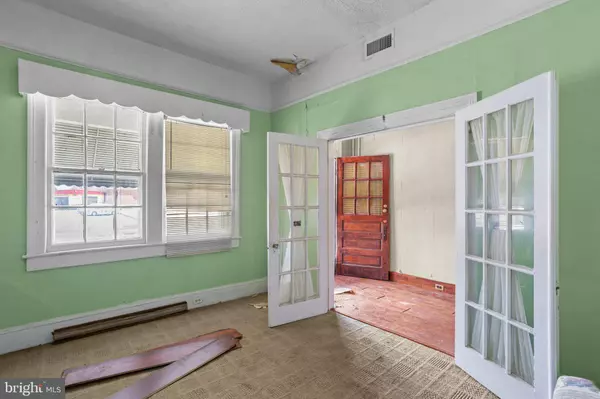 16 N SOUTH STREET, Petersburg, VA 23803