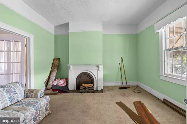 16 N SOUTH STREET, Petersburg, VA 23803