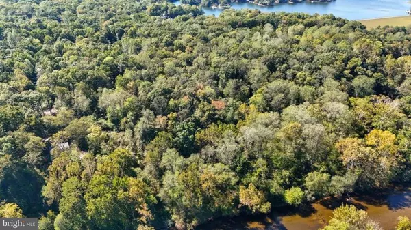 14 MECHUNK TER, Palmyra, VA 22963