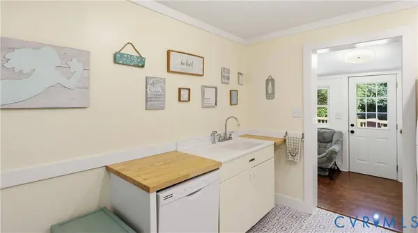 1252 Eubanks RD, Dunnsville, VA 22454