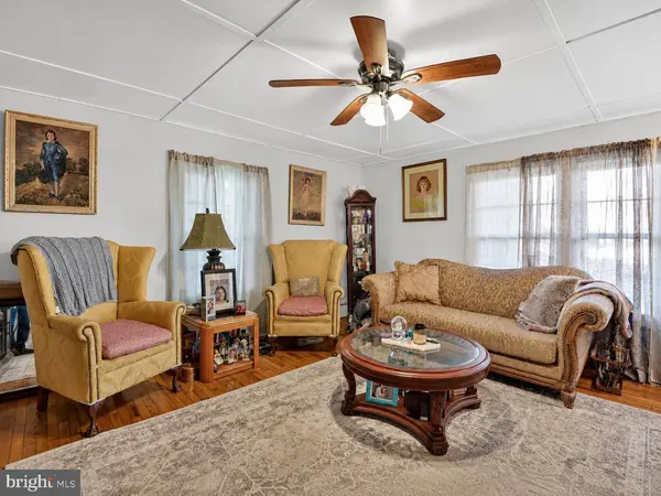 103 SEABOARD AVE, La Crosse, VA 23950