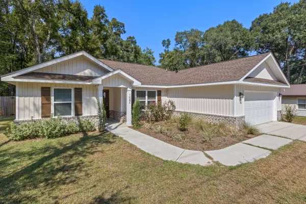 108 A N Rayburn Street, Crestview, FL 32539