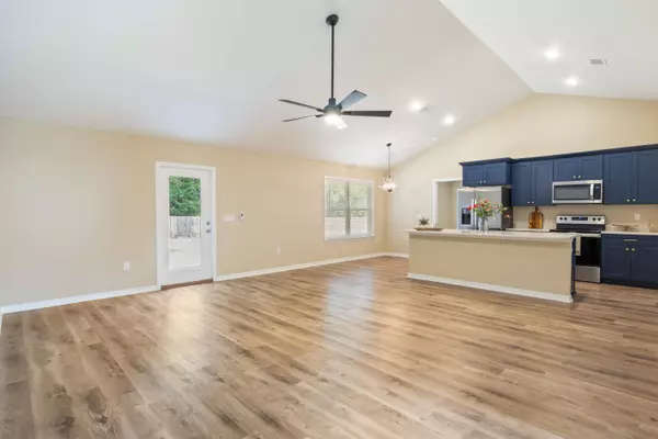 108 A N Rayburn Street, Crestview, FL 32539