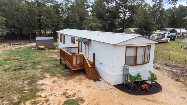 66 E Orange Blossom Avenue, Defuniak Springs, FL 32433