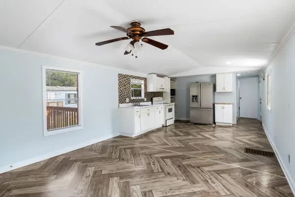 66 E Orange Blossom Avenue, Defuniak Springs, FL 32433