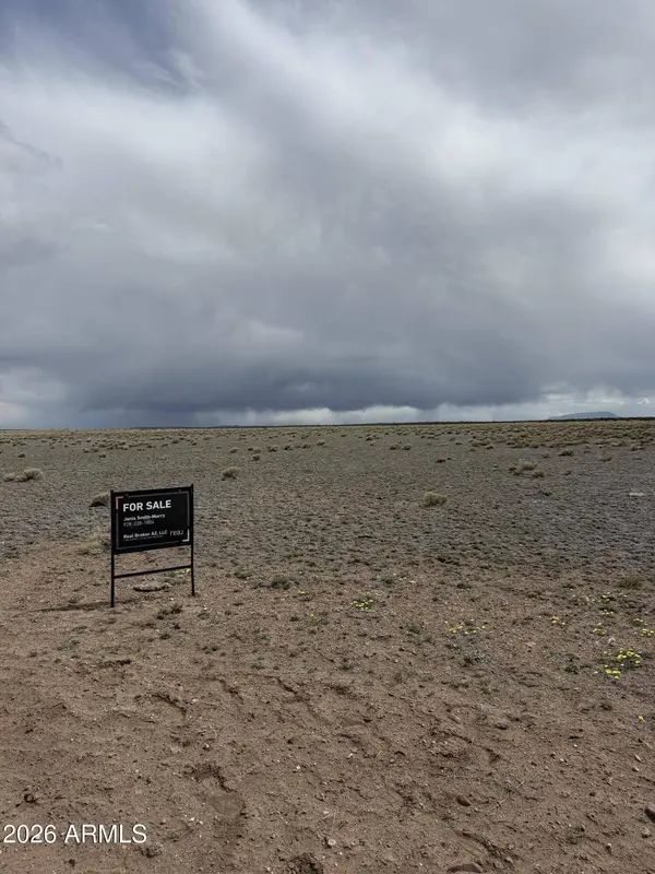 N6465 -- #101, St Johns, AZ 85936