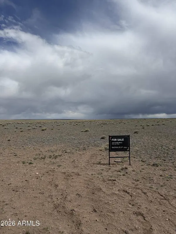 N6465 -- #101, St Johns, AZ 85936