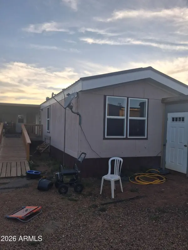 690 CR 8235 Drive, Concho, AZ 85924