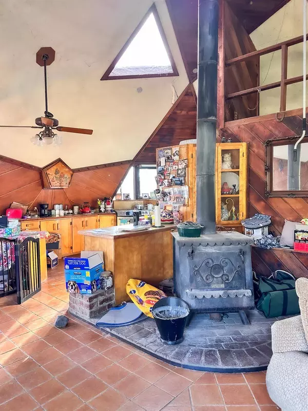 906 Elwood RD, Yokuts Valley, CA 93675