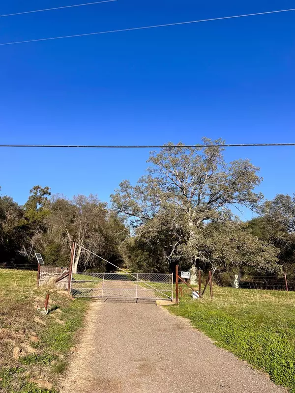 906 Elwood RD, Yokuts Valley, CA 93675