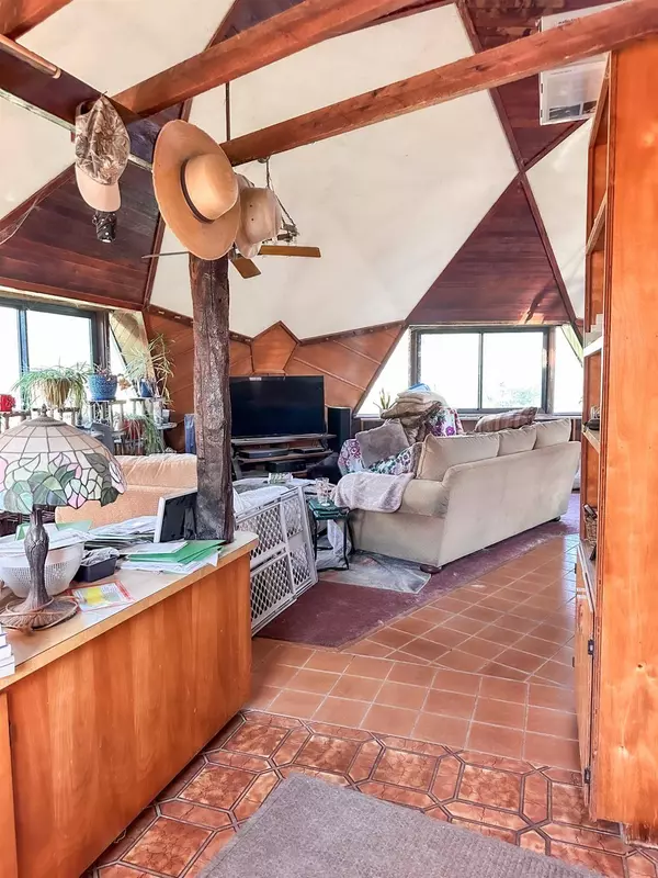 906 Elwood RD, Yokuts Valley, CA 93675