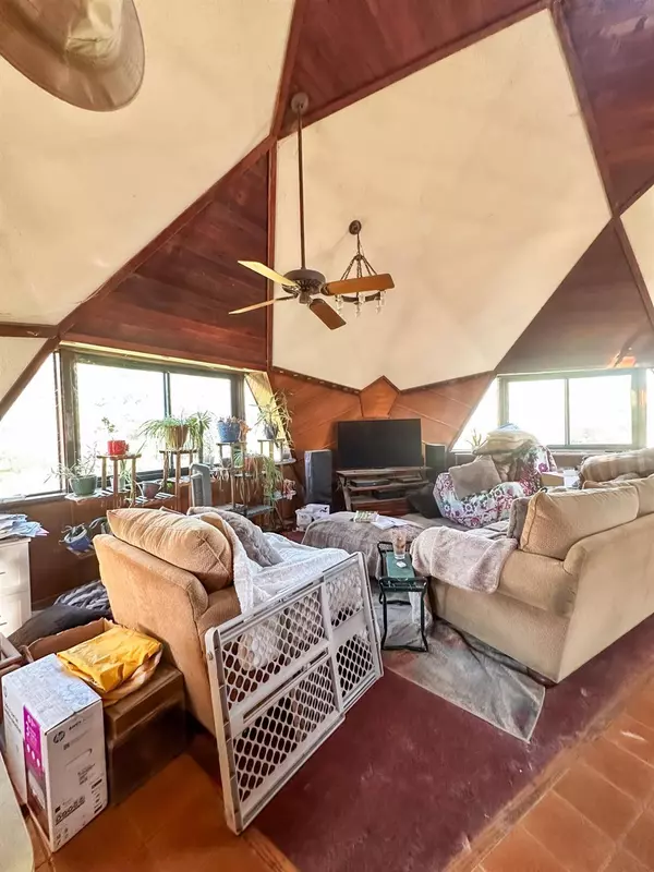 906 Elwood RD, Yokuts Valley, CA 93675