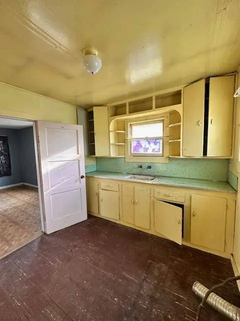 716 Nebraska AVE, Madera, CA 93638