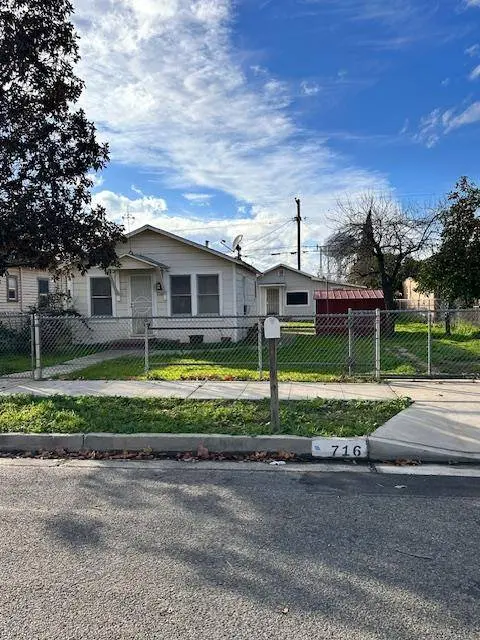 716 Nebraska AVE, Madera, CA 93638