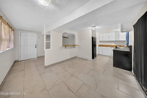 7933 BERRY AVE, Jacksonville, FL 32211