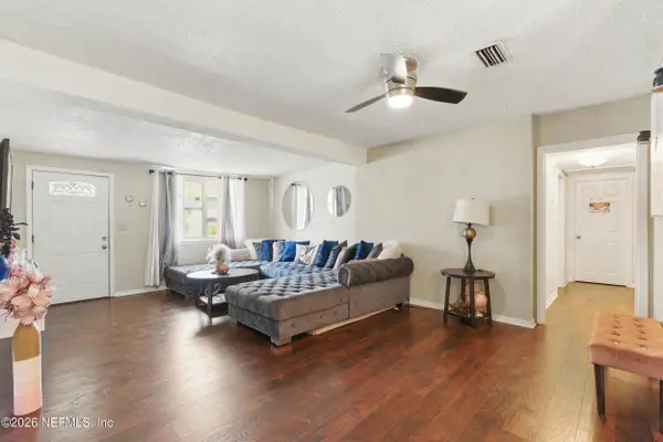 4842 DONCASTER AVE, Jacksonville, FL 32208