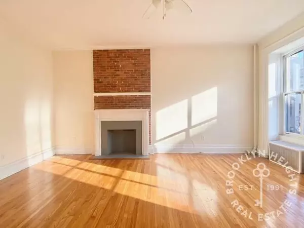 143 Montague St #3F, Brooklyn, NY 11201-3509