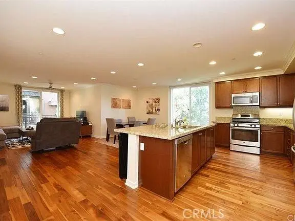 533 Rockefeller, Irvine, CA 92612