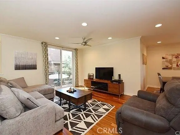533 Rockefeller, Irvine, CA 92612