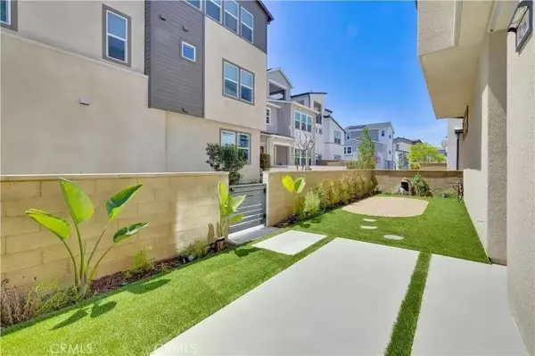 426 Lobata, Irvine, CA 92618